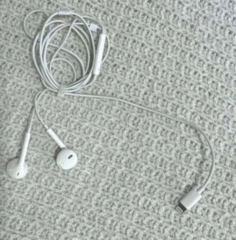 Apple EarPods with Lightning Connector White